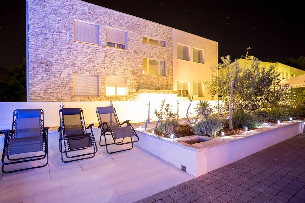 Apartment Falcon Stari Grad  Room photo