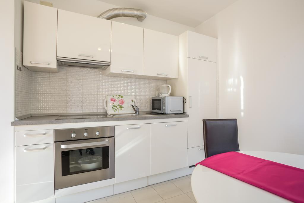 Apartment Falcon Stari Grad  Room photo