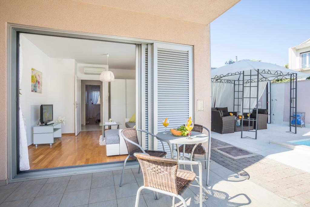 Apartment Falcon Stari Grad  Room photo