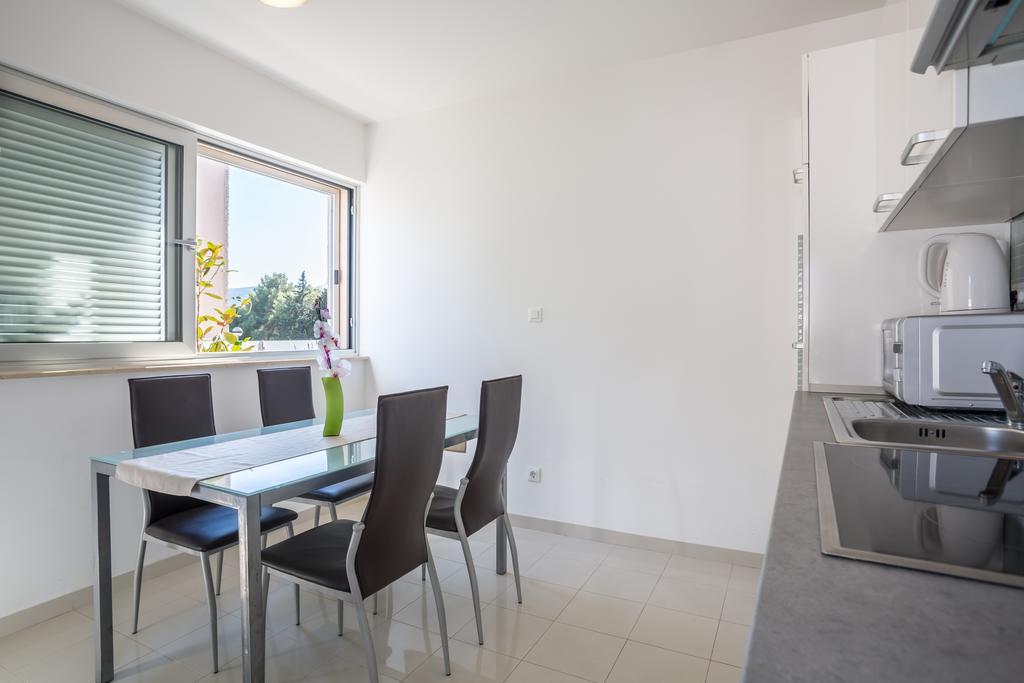 Apartment Falcon Stari Grad  Room photo