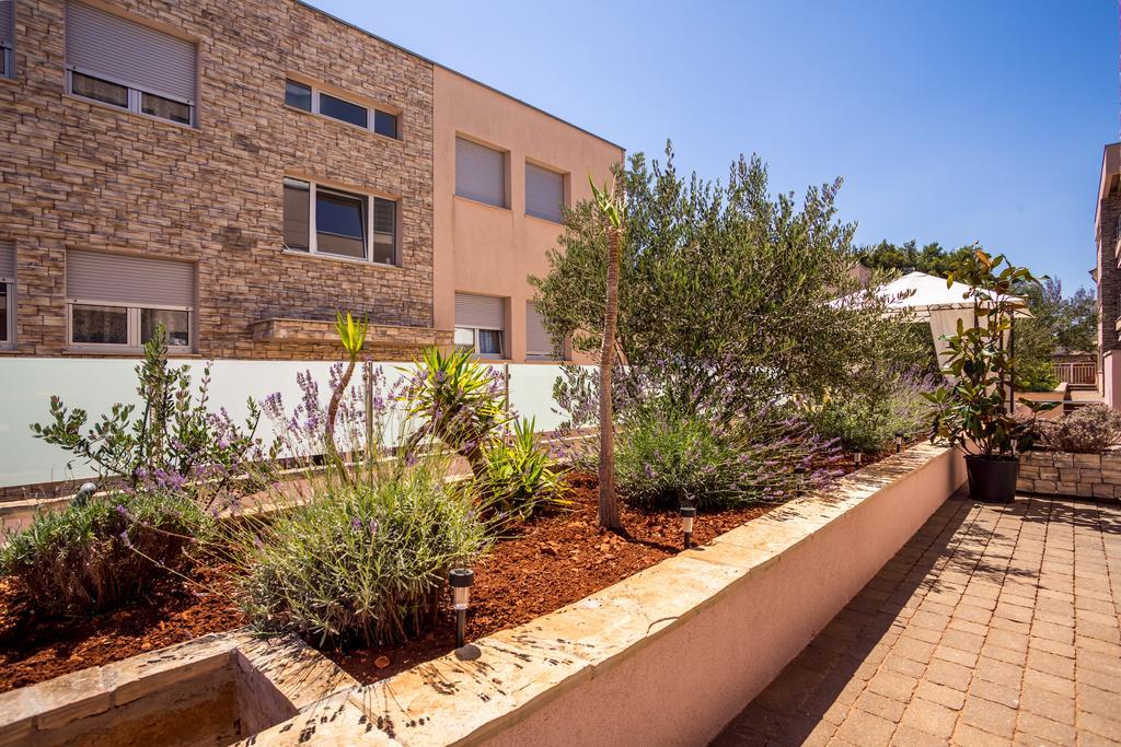 Apartment Falcon Stari Grad  Room photo
