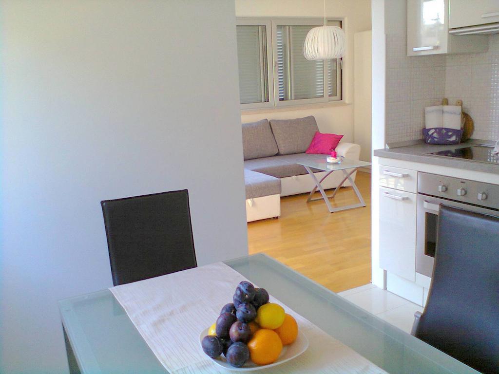 Apartment Falcon Stari Grad  Exterior photo